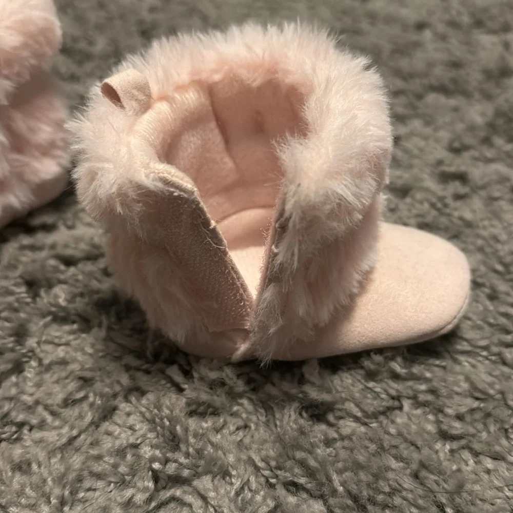 NWOT Stepping Stones Pink Fur Boots